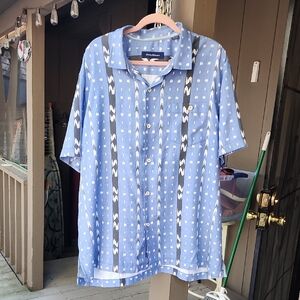 Tommy Bahama Light Blue Short-Sleeve Button-Down with Dark Stripe Accents